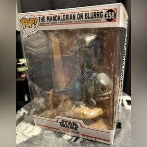 FUNKO POP: “THE MANDOLORIAN ON BLURRG” #358 BOBBLE-HEAD/NWT/UNOPENED